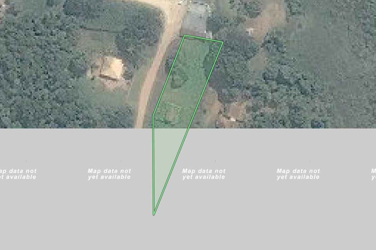 Imagem de satélite do imóvel rural em Araucária (PR), com o contorno declarado no CAR desenhado por cima.