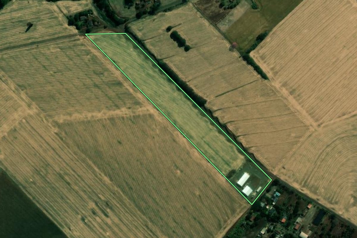 Imagem de satélite do imóvel rural em Assaí (PR), com o contorno declarado no CAR desenhado por cima.