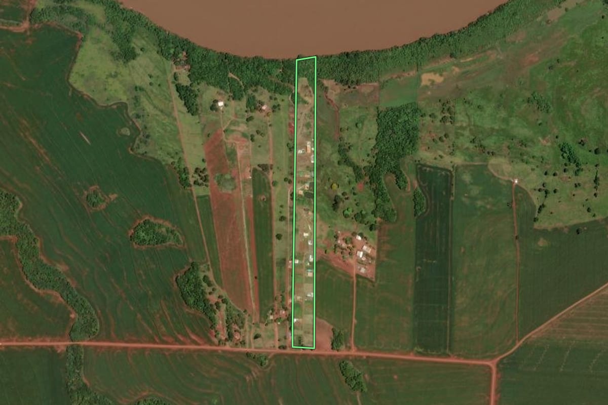 Imagem de satélite do imóvel rural em Assis Chateaubriand (PR), com o contorno declarado no CAR desenhado por cima.