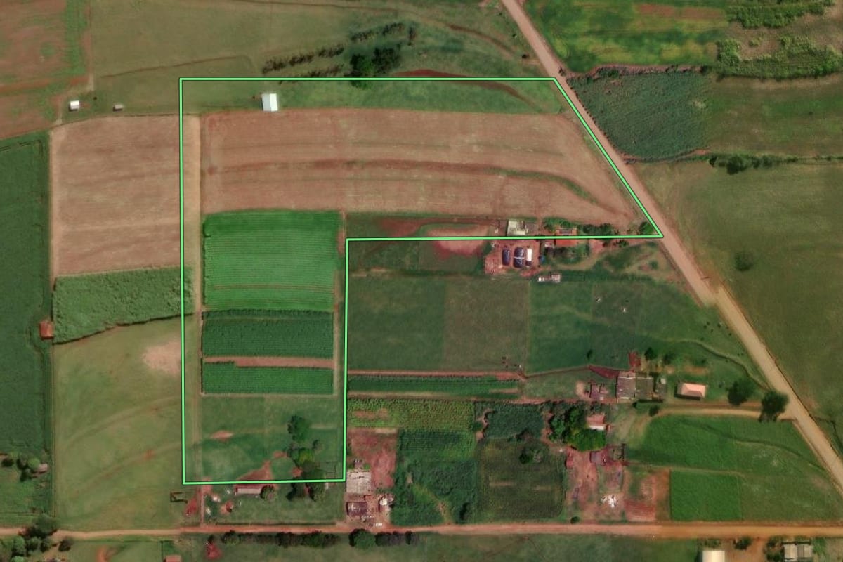 Imagem de satélite do imóvel rural em Astorga (PR), com o contorno declarado no CAR desenhado por cima.