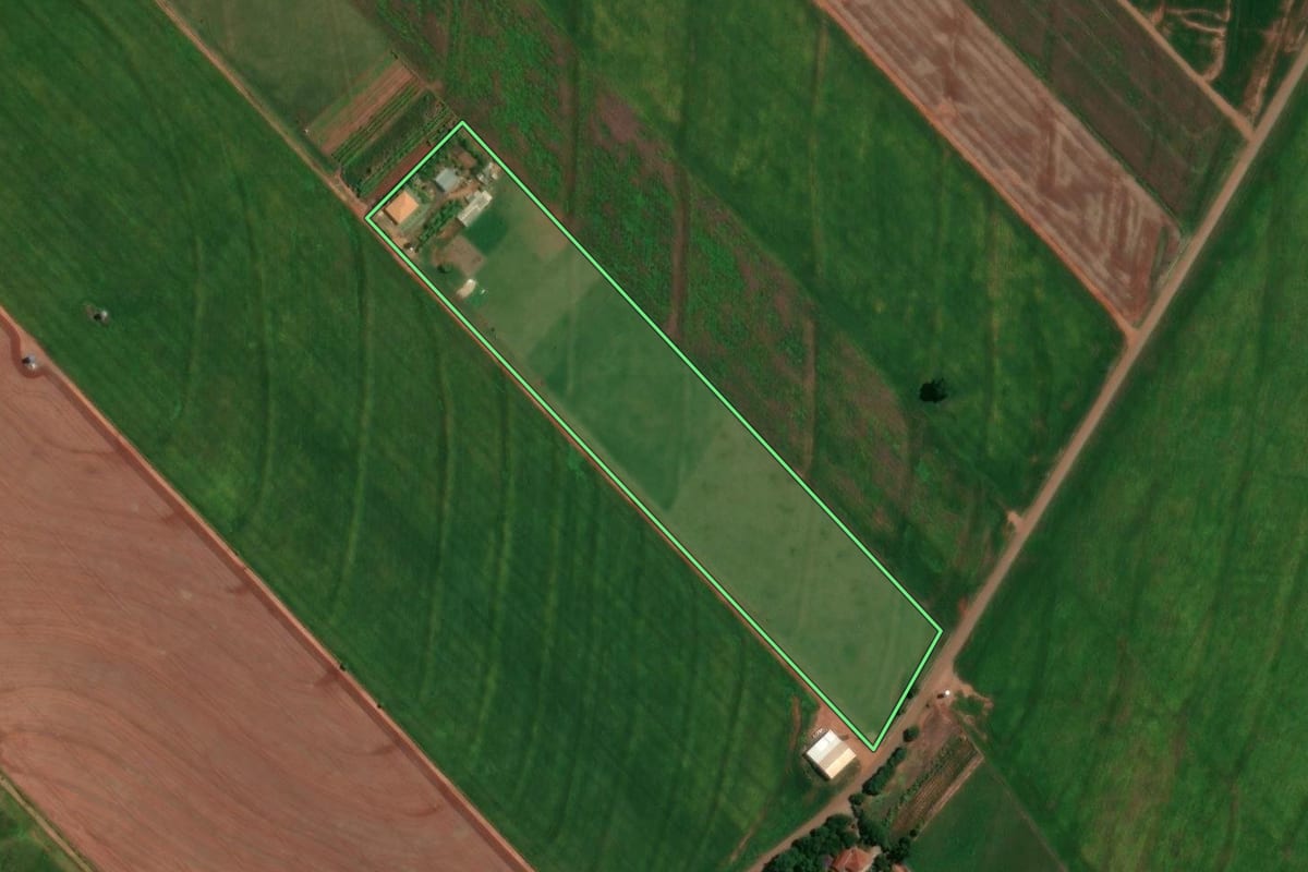 Imagem de satélite do imóvel rural em Atalaia (PR), com o contorno declarado no CAR desenhado por cima.