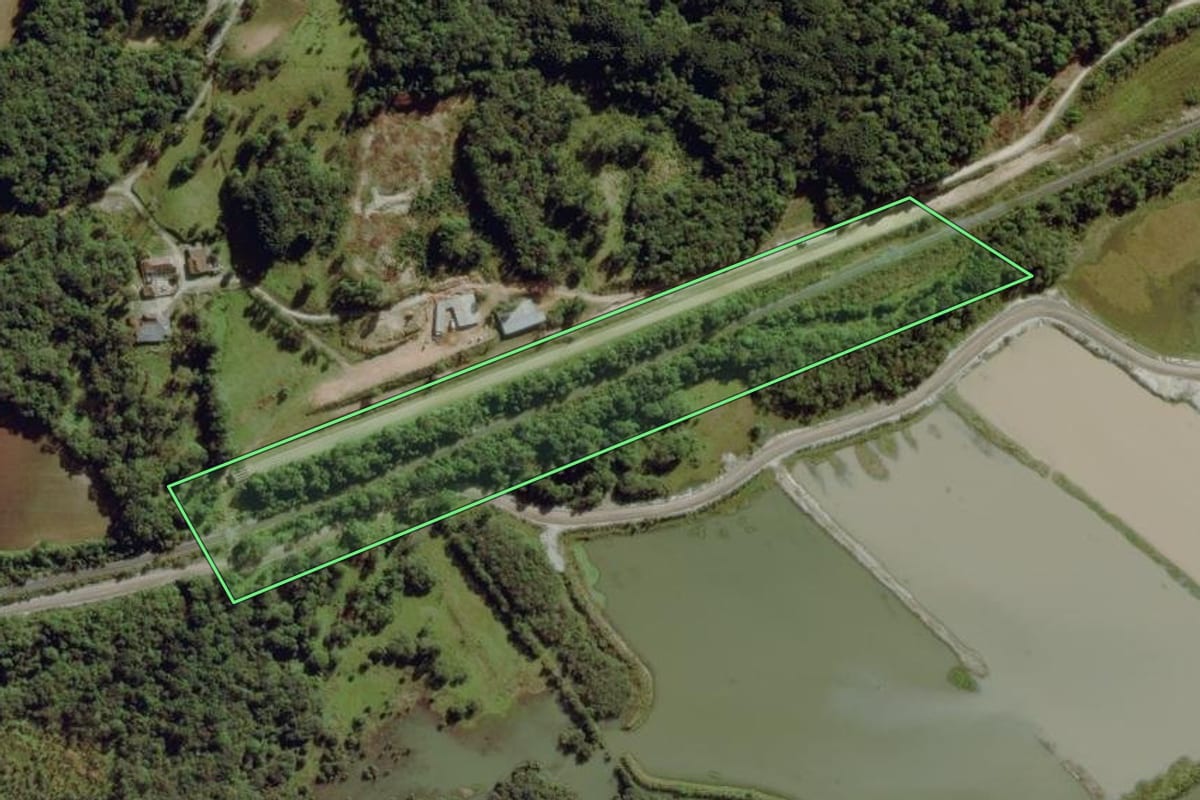 Imagem de satélite do imóvel rural em Balsa Nova (PR), com o contorno declarado no CAR desenhado por cima.