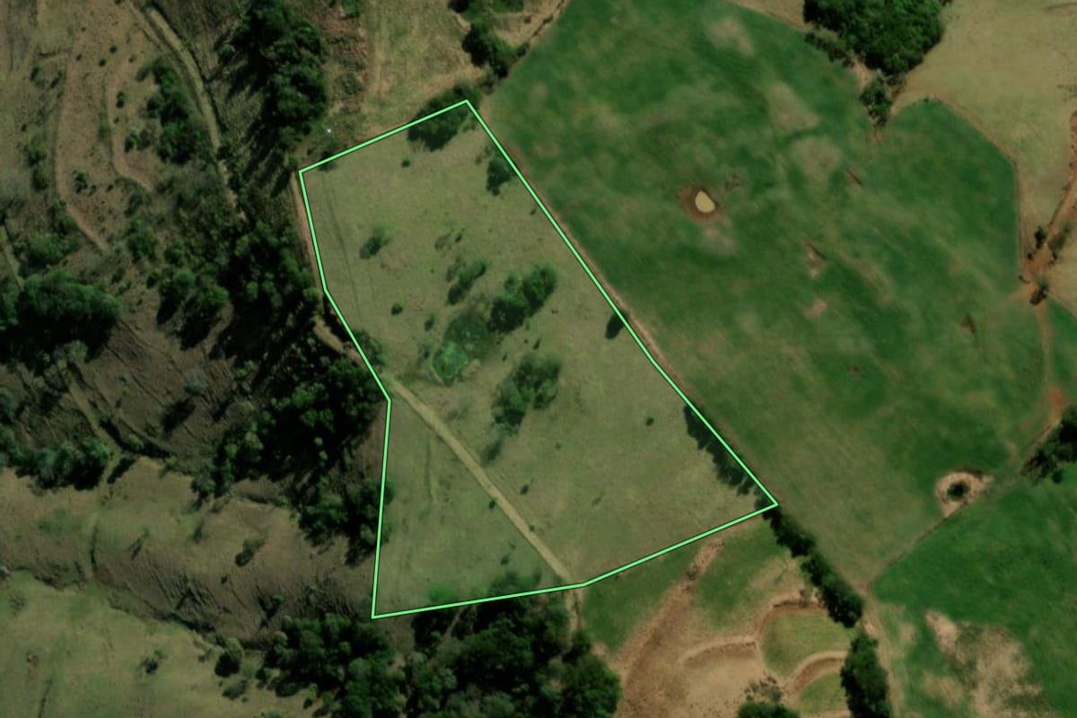 Imagem de satélite do imóvel rural em Barracão (PR), com o contorno declarado no CAR desenhado por cima.