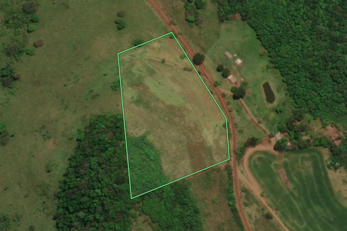Imagem de satélite do imóvel rural em Barracão (PR), com o contorno declarado no CAR desenhado por cima.