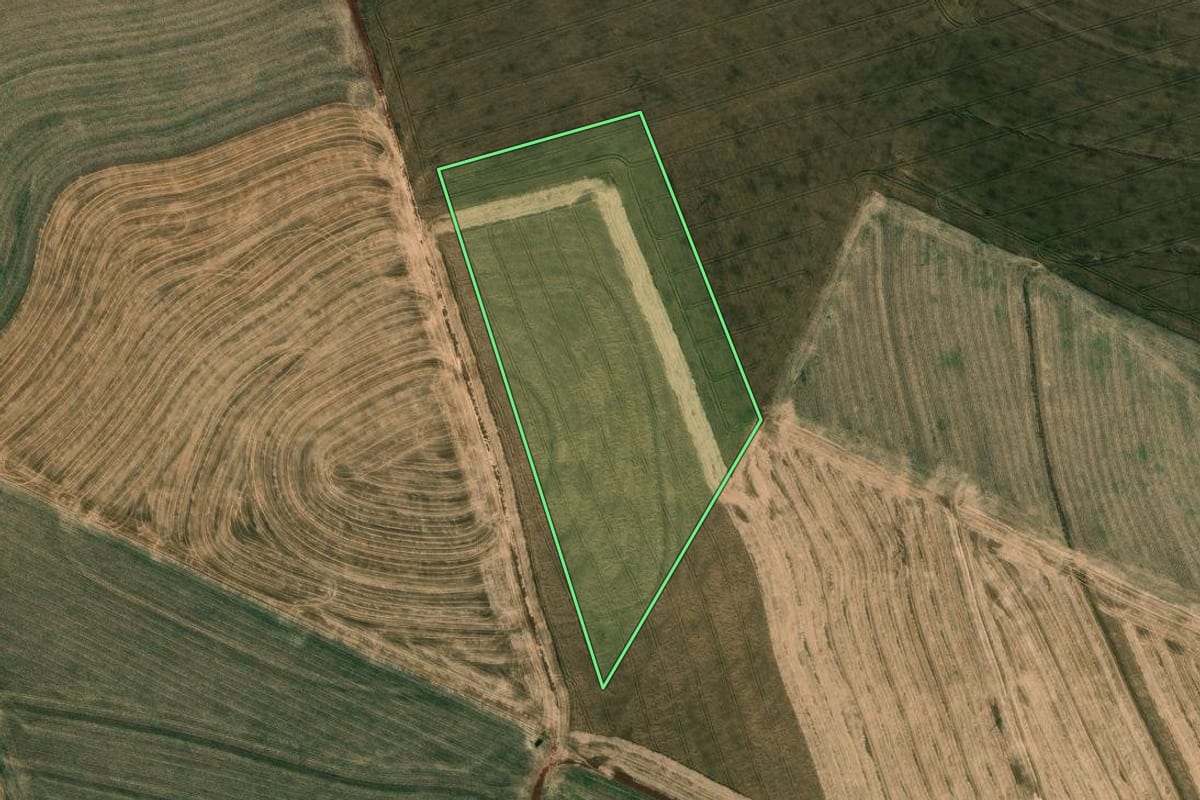 Imagem de satélite do imóvel rural em Barra do Jacaré (PR), com o contorno declarado no CAR desenhado por cima.
