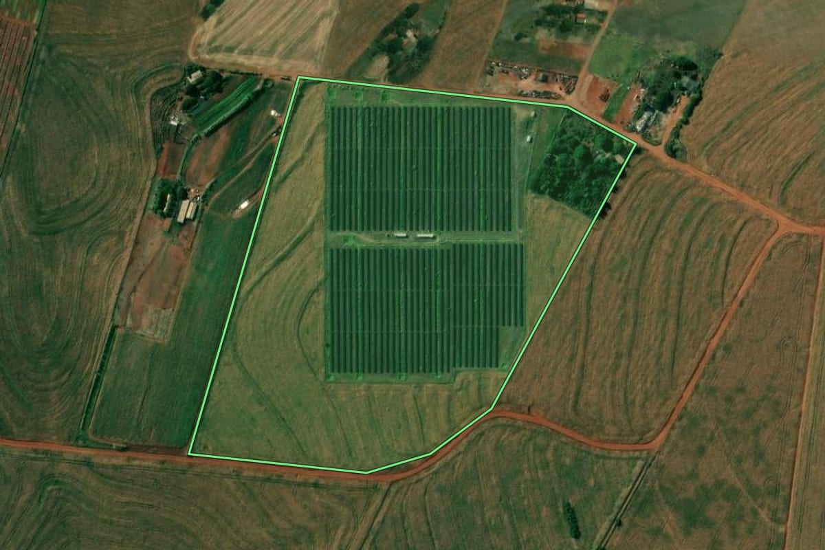 Imagem de satélite do imóvel rural em Bela Vista do Paraíso (PR), com o contorno declarado no CAR desenhado por cima.