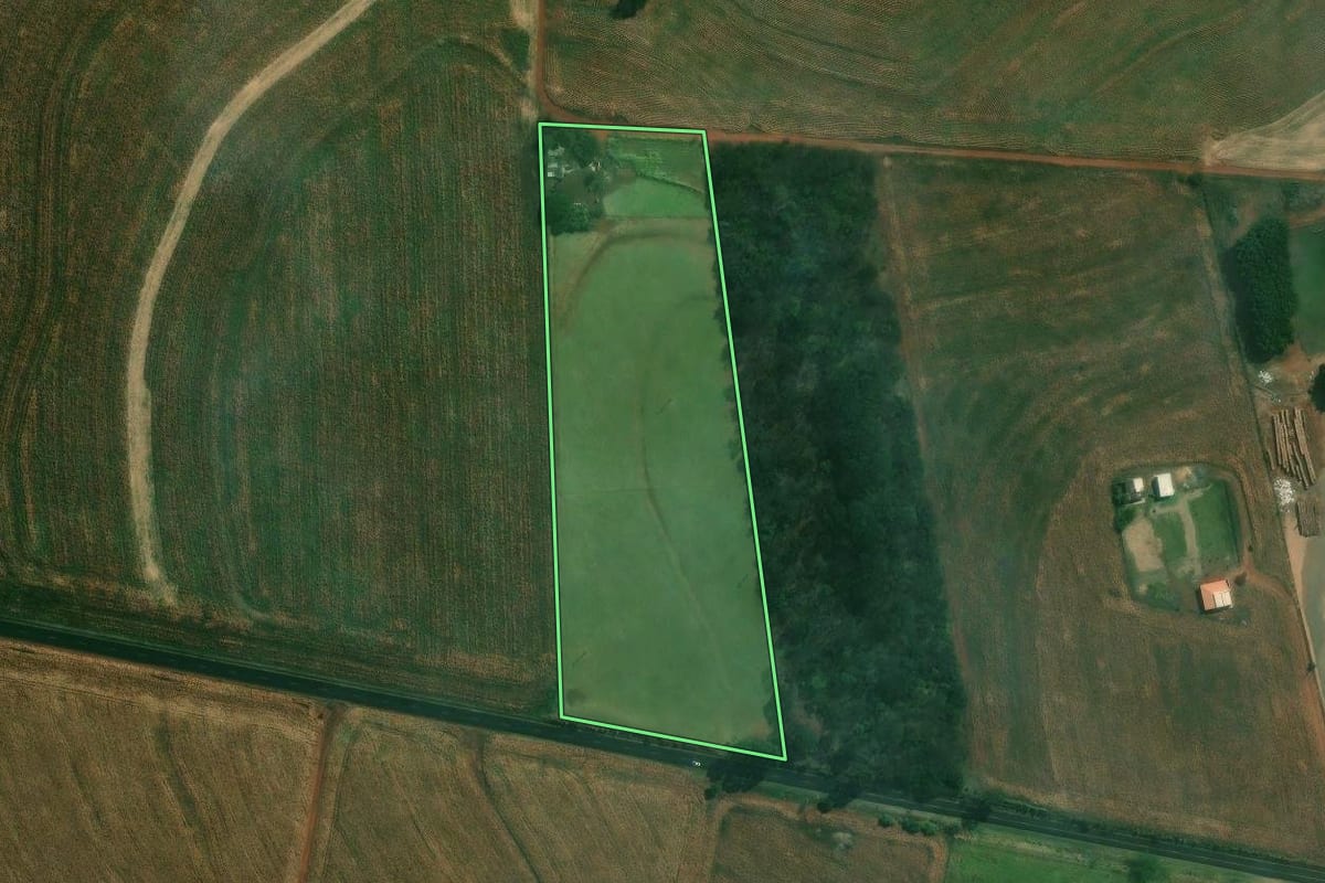 Imagem de satélite do imóvel rural em Bela Vista do Paraíso (PR), com o contorno declarado no CAR desenhado por cima.