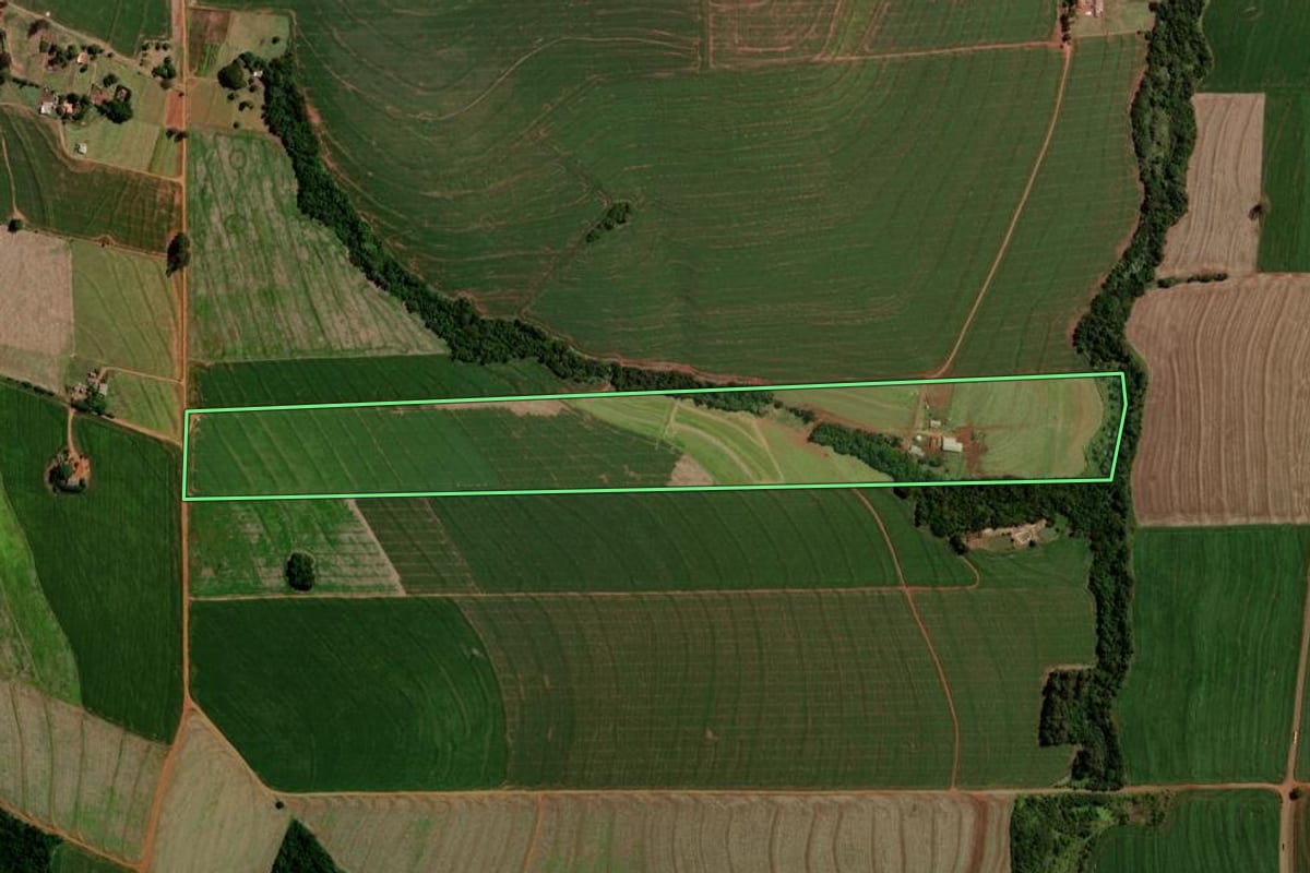 Imagem de satélite do imóvel rural em Boa Esperança (PR), com o contorno declarado no CAR desenhado por cima.