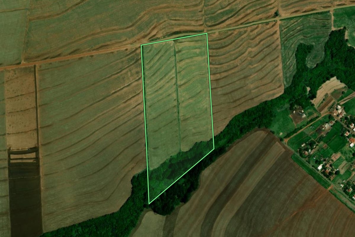 Imagem de satélite do imóvel rural em Boa Esperança (PR), com o contorno declarado no CAR desenhado por cima.