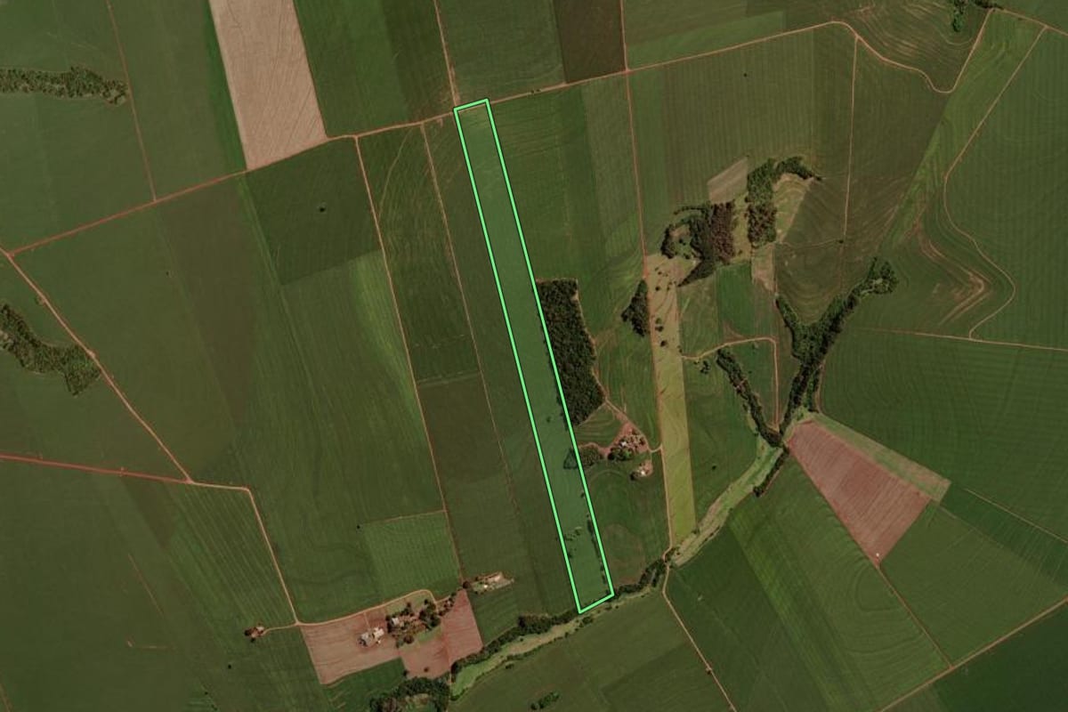 Imagem de satélite do imóvel rural em Boa Esperança (PR), com o contorno declarado no CAR desenhado por cima.