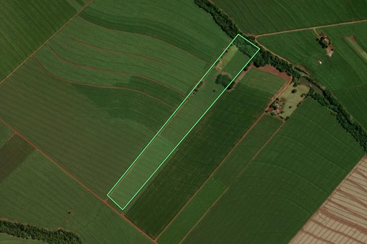 Imagem de satélite do imóvel rural em Boa Esperança (PR), com o contorno declarado no CAR desenhado por cima.