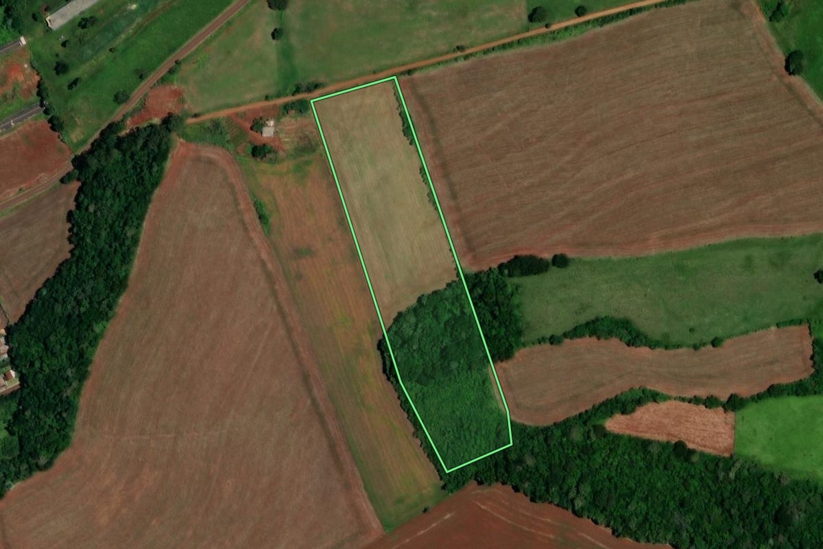 Imagem de satélite do imóvel rural em Boa Esperança do Iguaçu (PR), com o contorno declarado no CAR desenhado por cima.