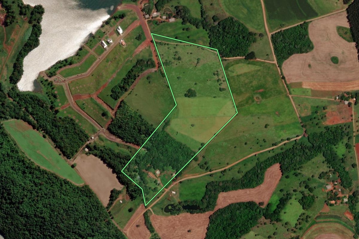 Imagem de satélite do imóvel rural em Boa Esperança do Iguaçu (PR), com o contorno declarado no CAR desenhado por cima.