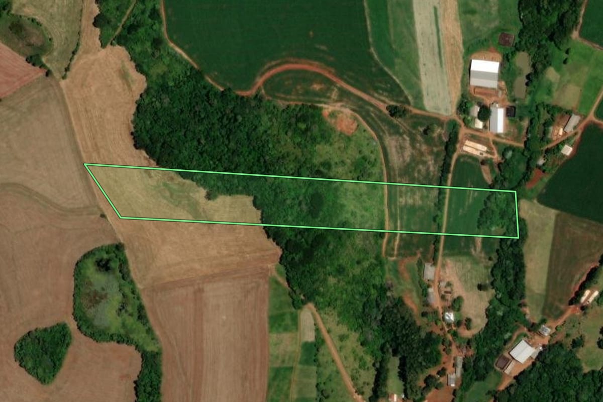 Imagem de satélite do imóvel rural em Boa Esperança do Iguaçu (PR), com o contorno declarado no CAR desenhado por cima.