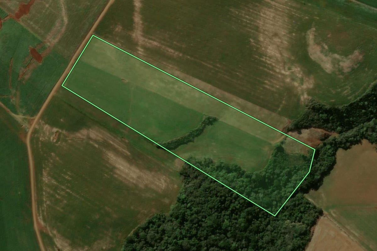 Imagem de satélite do imóvel rural em Boa Ventura de São Roque (PR), com o contorno declarado no CAR desenhado por cima.