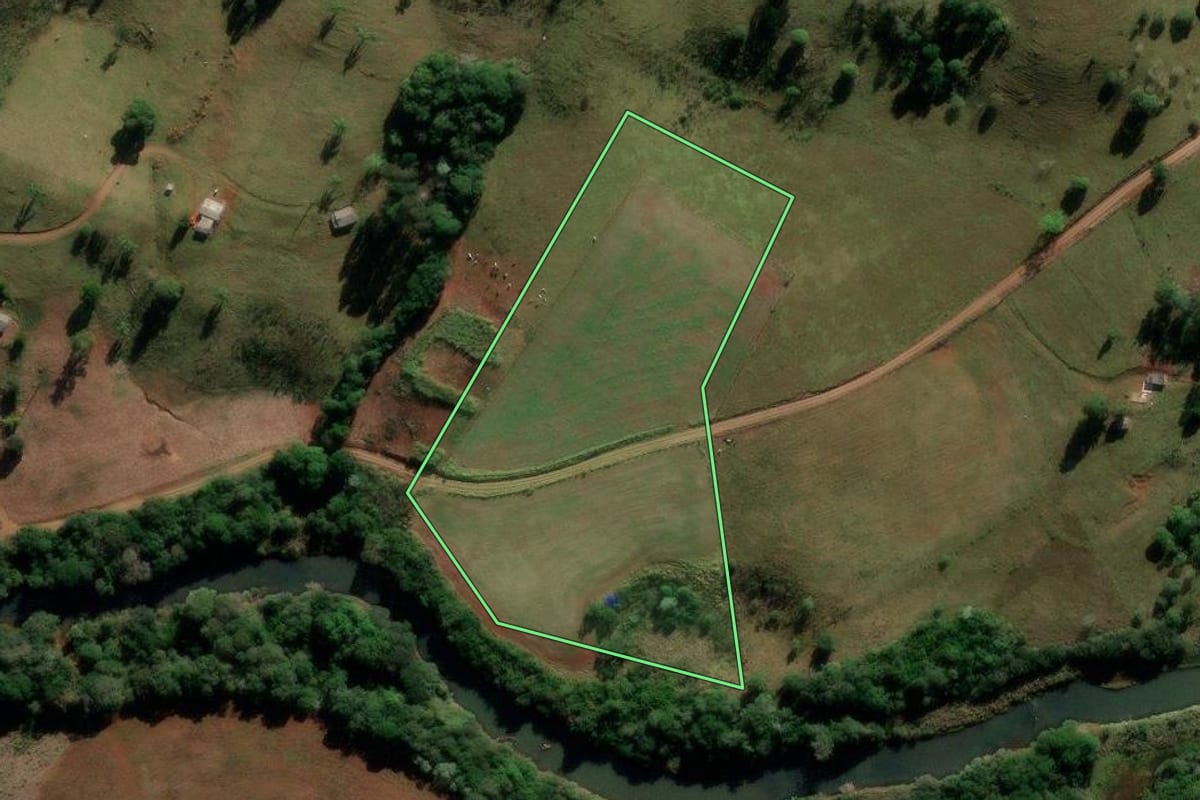 Imagem de satélite do imóvel rural em Boa Ventura de São Roque (PR), com o contorno declarado no CAR desenhado por cima.
