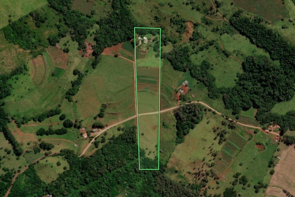 Imagem de satélite do imóvel rural em Boa Vista da Aparecida (PR), com o contorno declarado no CAR desenhado por cima.