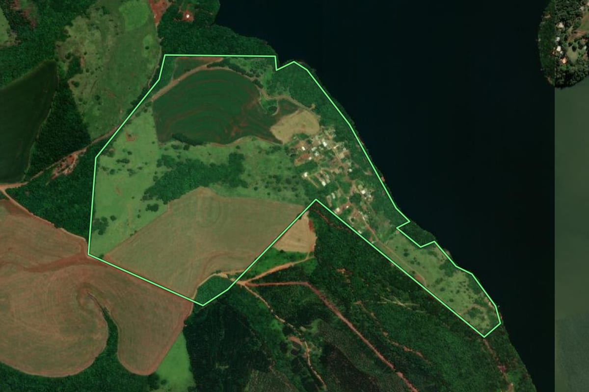 Imagem de satélite do imóvel rural em Boa Vista da Aparecida (PR), com o contorno declarado no CAR desenhado por cima.