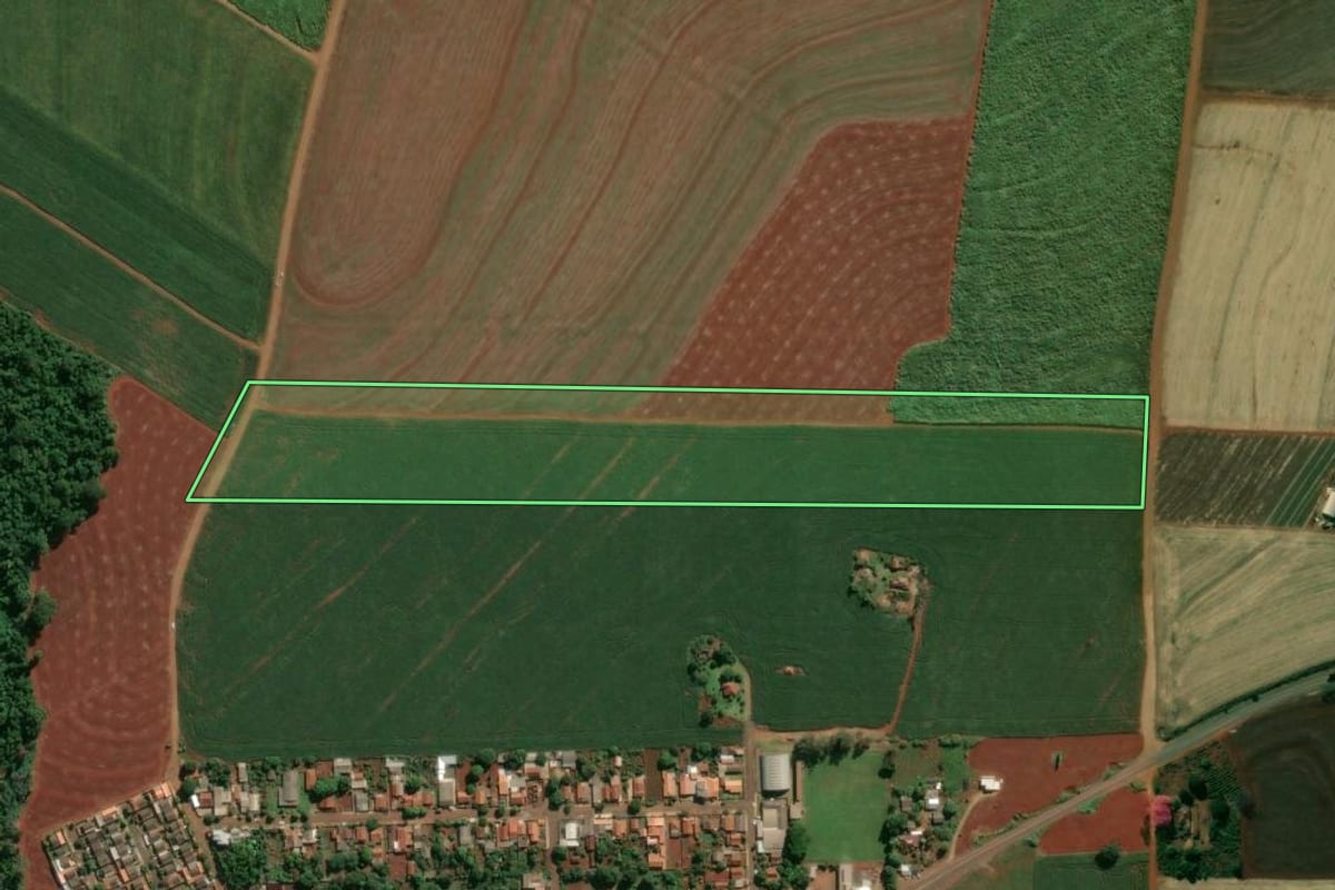 Imagem de satélite do imóvel rural em Bom Sucesso (PR), com o contorno declarado no CAR desenhado por cima.