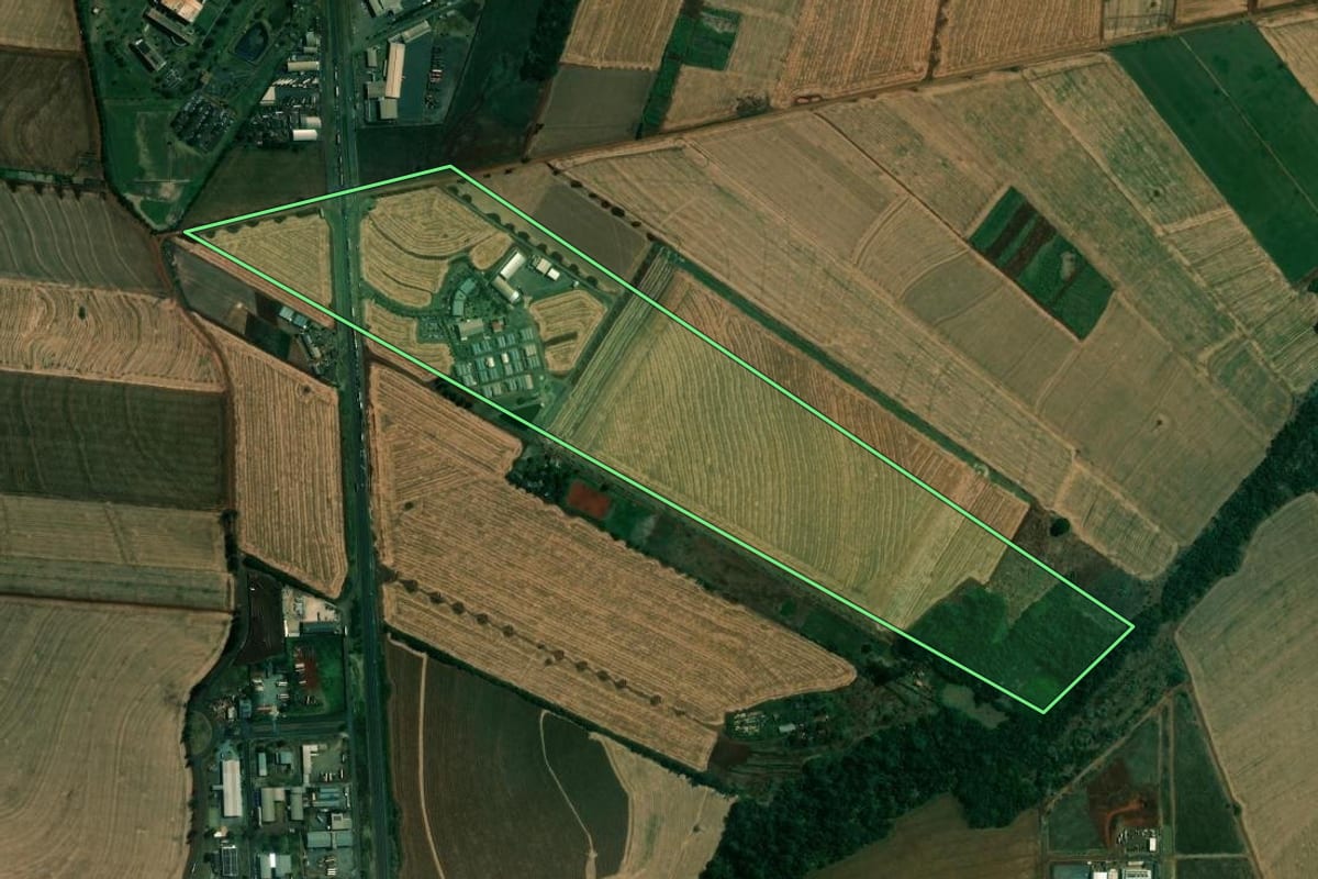 Imagem de satélite do imóvel rural em Cambé (PR), com o contorno declarado no CAR desenhado por cima.