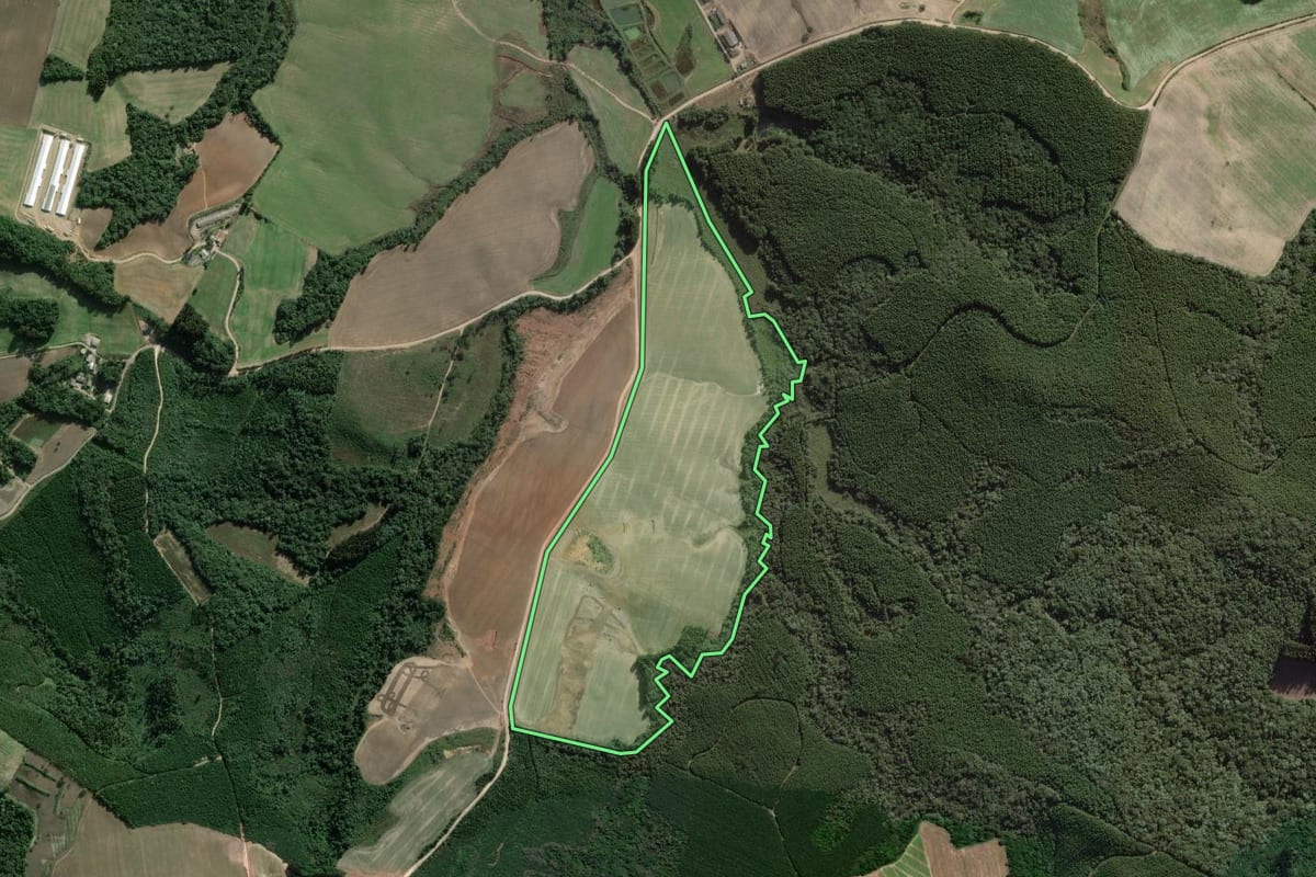 Imagem de satélite do imóvel rural em Campo do Tenente (PR), com o contorno declarado no CAR desenhado por cima.