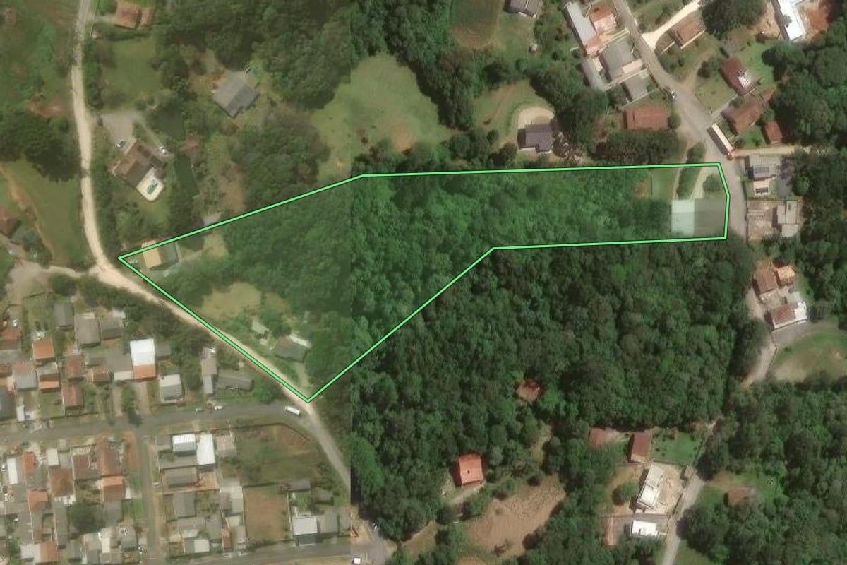 Imagem de satélite do imóvel rural em Campo Largo (PR), com o contorno declarado no CAR desenhado por cima.