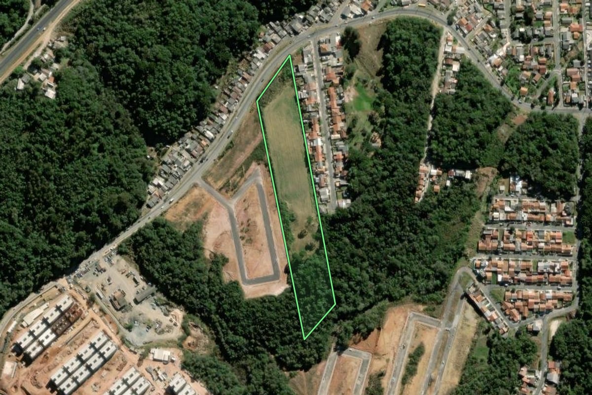 Imagem de satélite do imóvel rural em Campo Largo (PR), com o contorno declarado no CAR desenhado por cima.