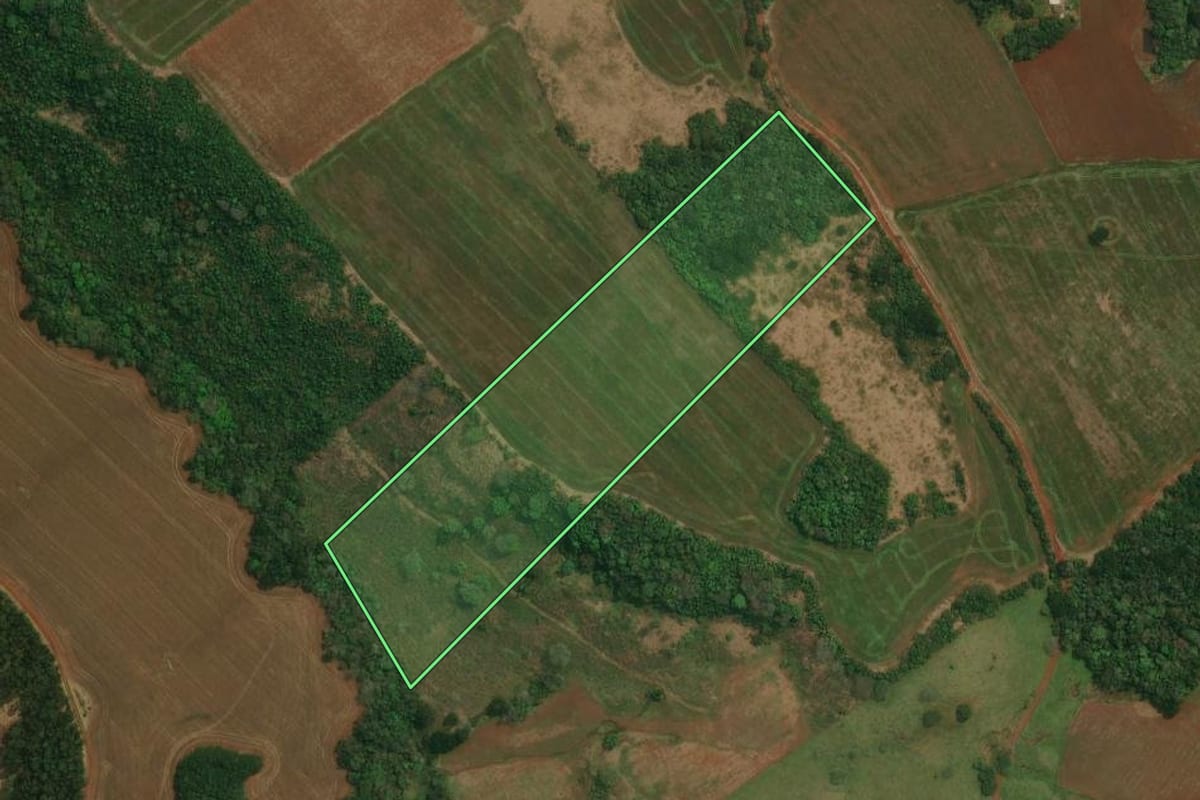 Imagem de satélite do imóvel rural em Cantagalo (PR), com o contorno declarado no CAR desenhado por cima.
