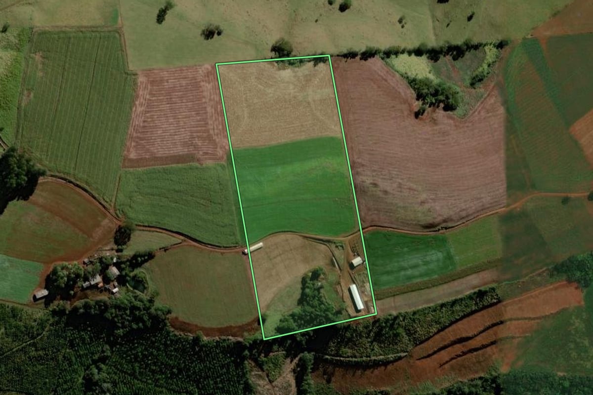 Imagem de satélite do imóvel rural em Cantagalo (PR), com o contorno declarado no CAR desenhado por cima.