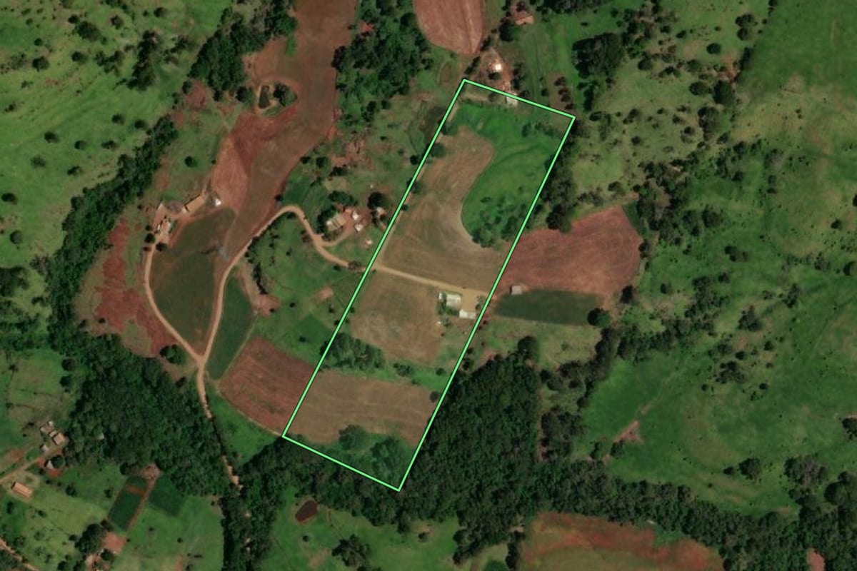 Imagem de satélite do imóvel rural em Capitão Leônidas Marques (PR), com o contorno declarado no CAR desenhado por cima.