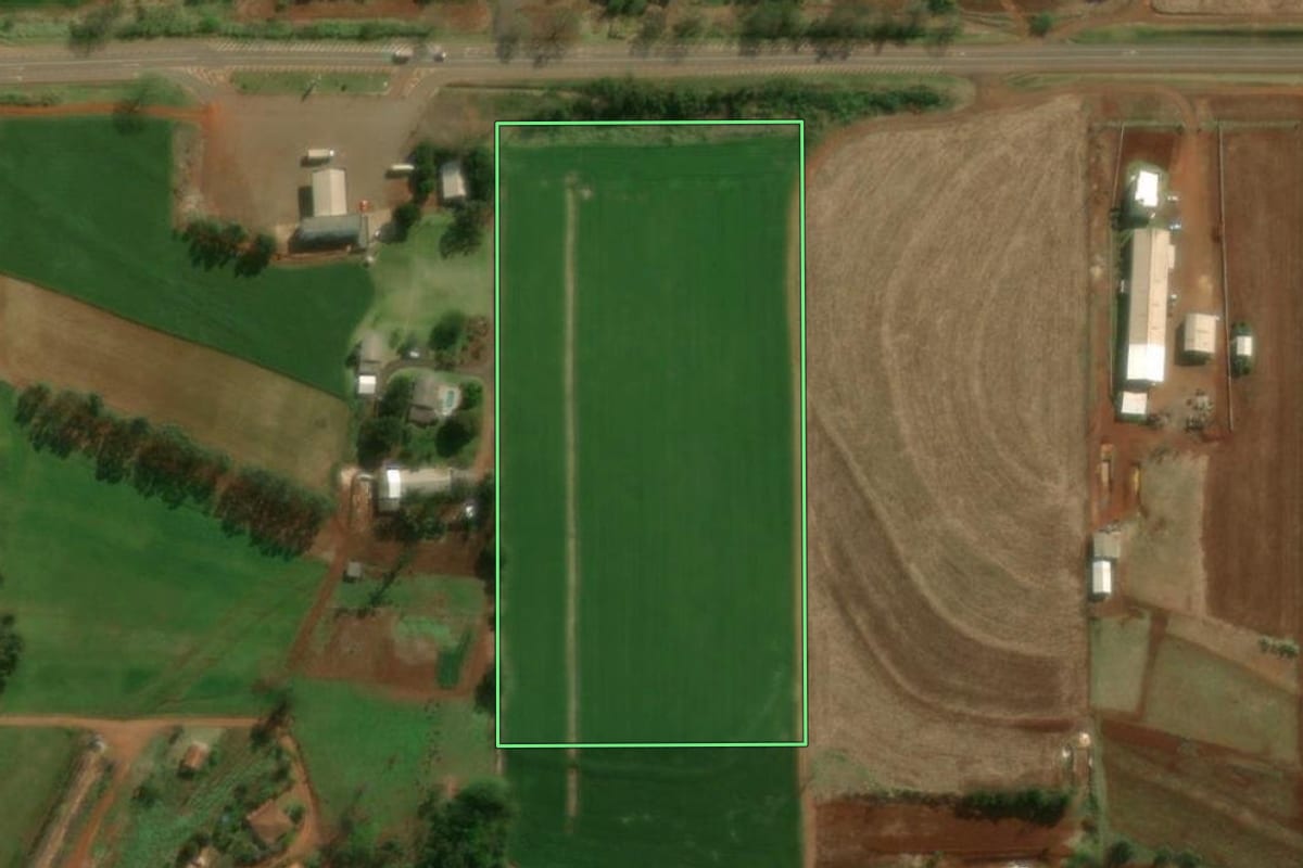 Imagem de satélite do imóvel rural em Céu Azul (PR), com o contorno declarado no CAR desenhado por cima.
