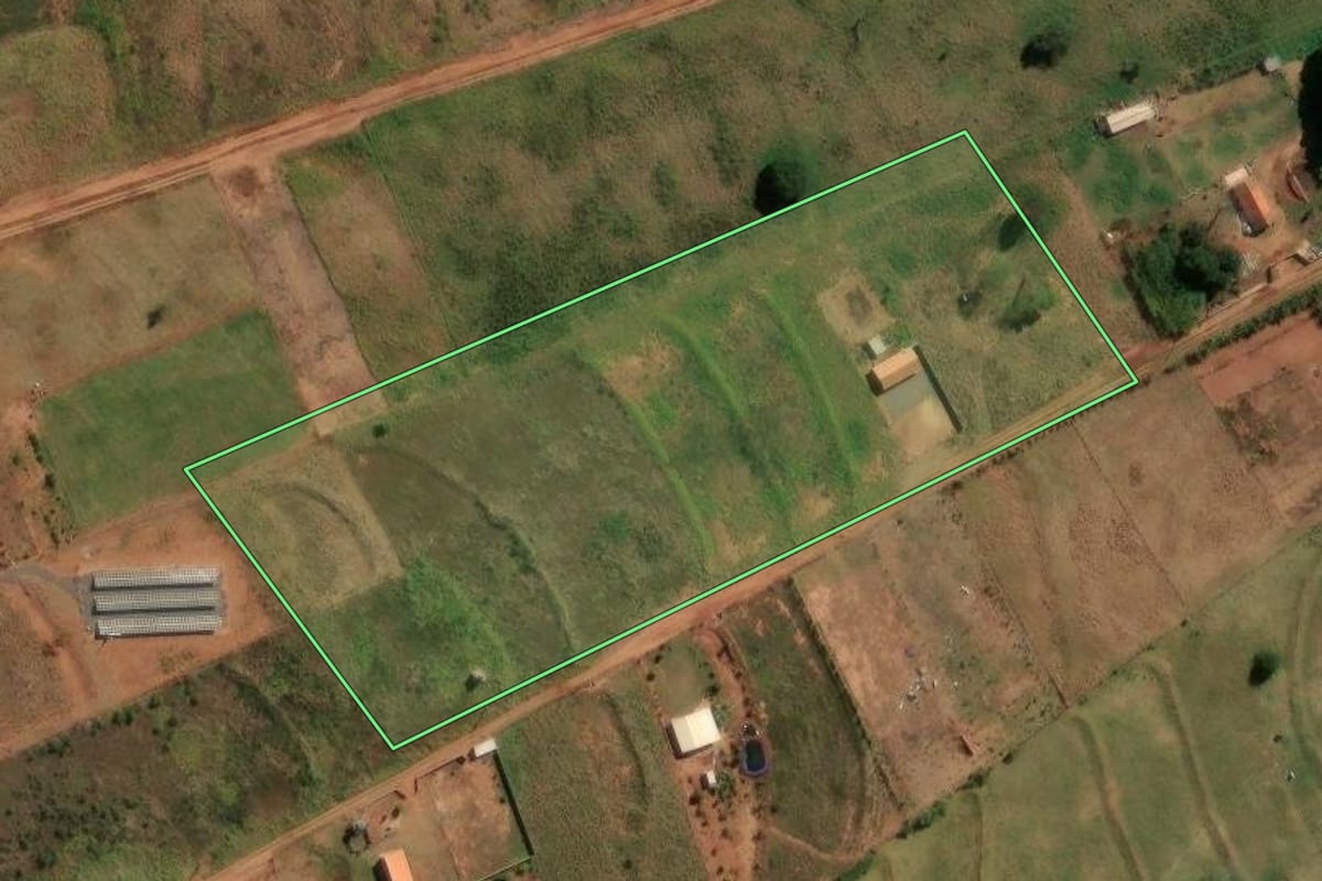 Imagem de satélite do imóvel rural em Cianorte (PR), com o contorno declarado no CAR desenhado por cima.