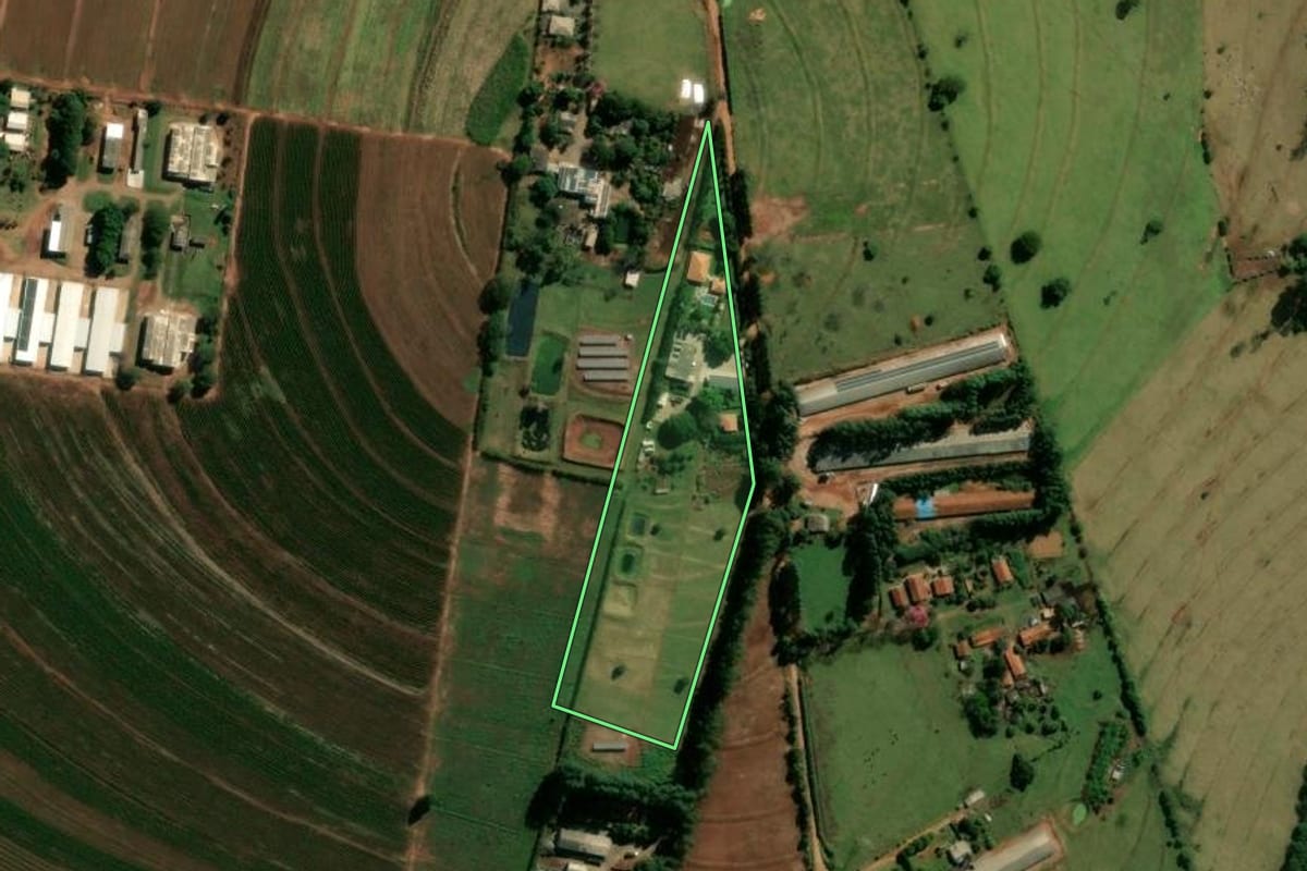 Imagem de satélite do imóvel rural em Cianorte (PR), com o contorno declarado no CAR desenhado por cima.