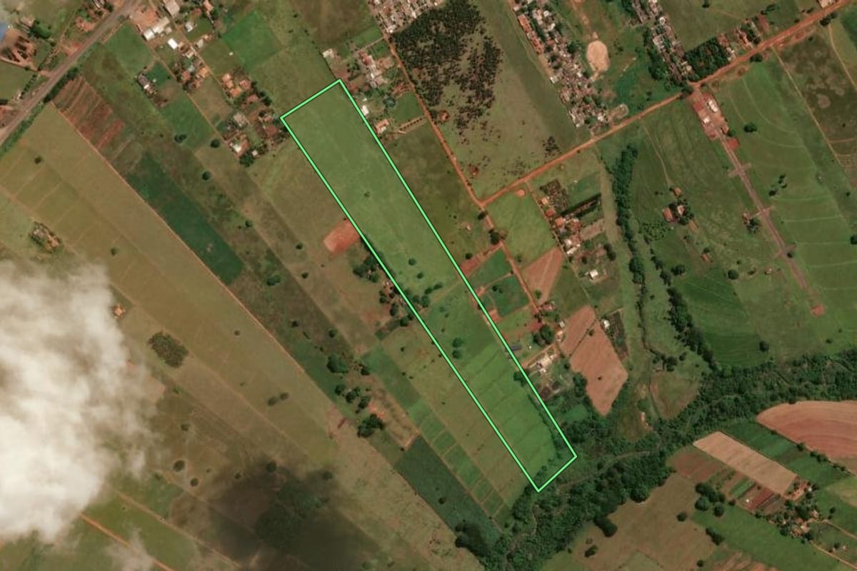 Imagem de satélite do imóvel rural em Colorado (PR), com o contorno declarado no CAR desenhado por cima.