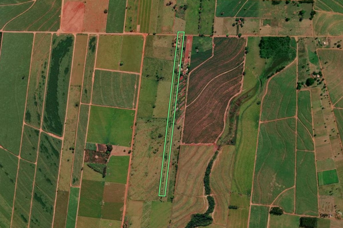 Imagem de satélite do imóvel rural em Colorado (PR), com o contorno declarado no CAR desenhado por cima.