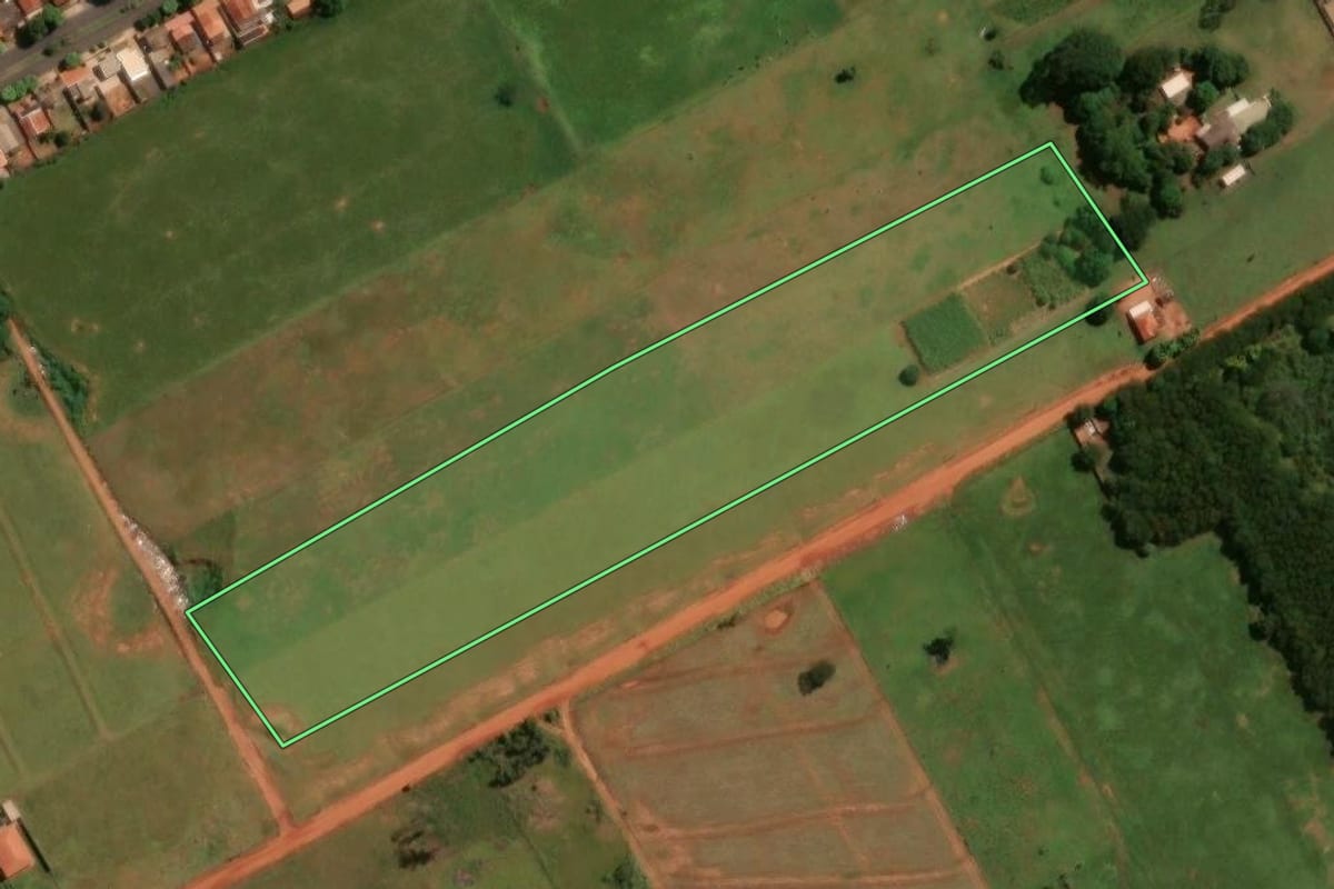 Imagem de satélite do imóvel rural em Colorado (PR), com o contorno declarado no CAR desenhado por cima.