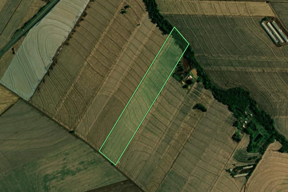 Imagem de satélite do imóvel rural em Doutor Camargo (PR), com o contorno declarado no CAR desenhado por cima.
