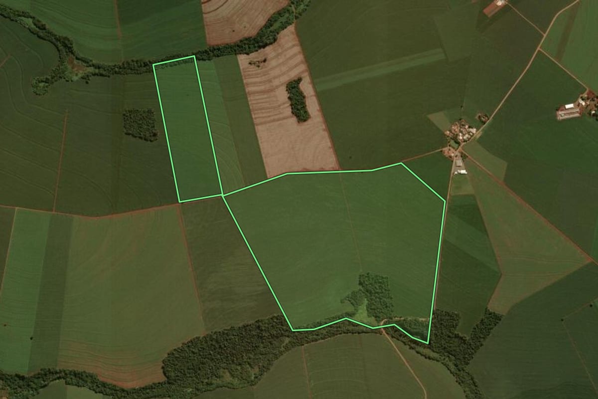 Imagem de satélite do imóvel rural em Engenheiro Beltrão (PR), com o contorno declarado no CAR desenhado por cima.