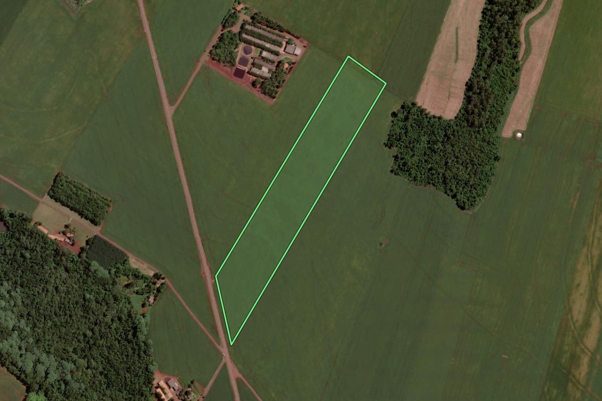 Imagem de satélite do imóvel rural em Entre Rios do Oeste (PR), com o contorno declarado no CAR desenhado por cima.