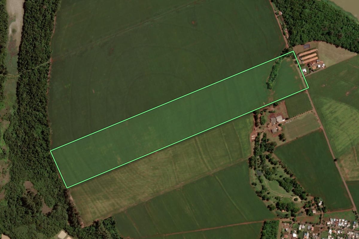 Imagem de satélite do imóvel rural em Entre Rios do Oeste (PR), com o contorno declarado no CAR desenhado por cima.