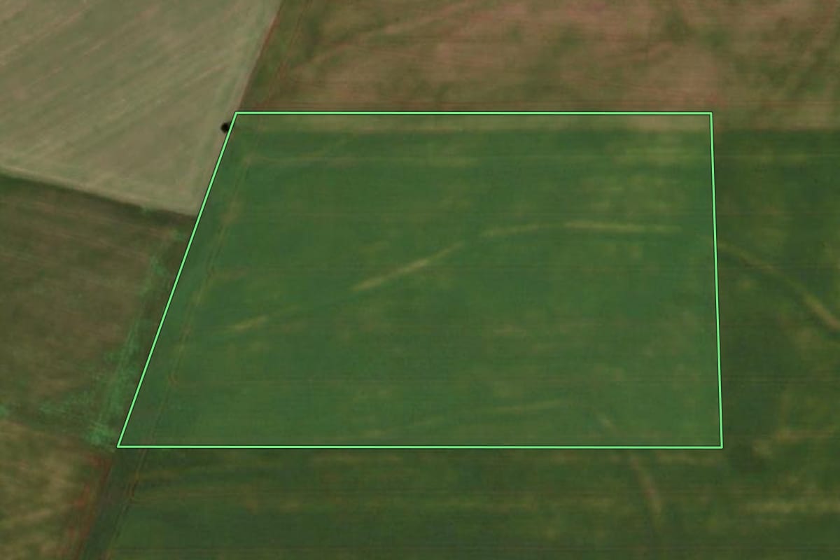 Imagem de satélite do imóvel rural em Entre Rios do Oeste (PR), com o contorno declarado no CAR desenhado por cima.