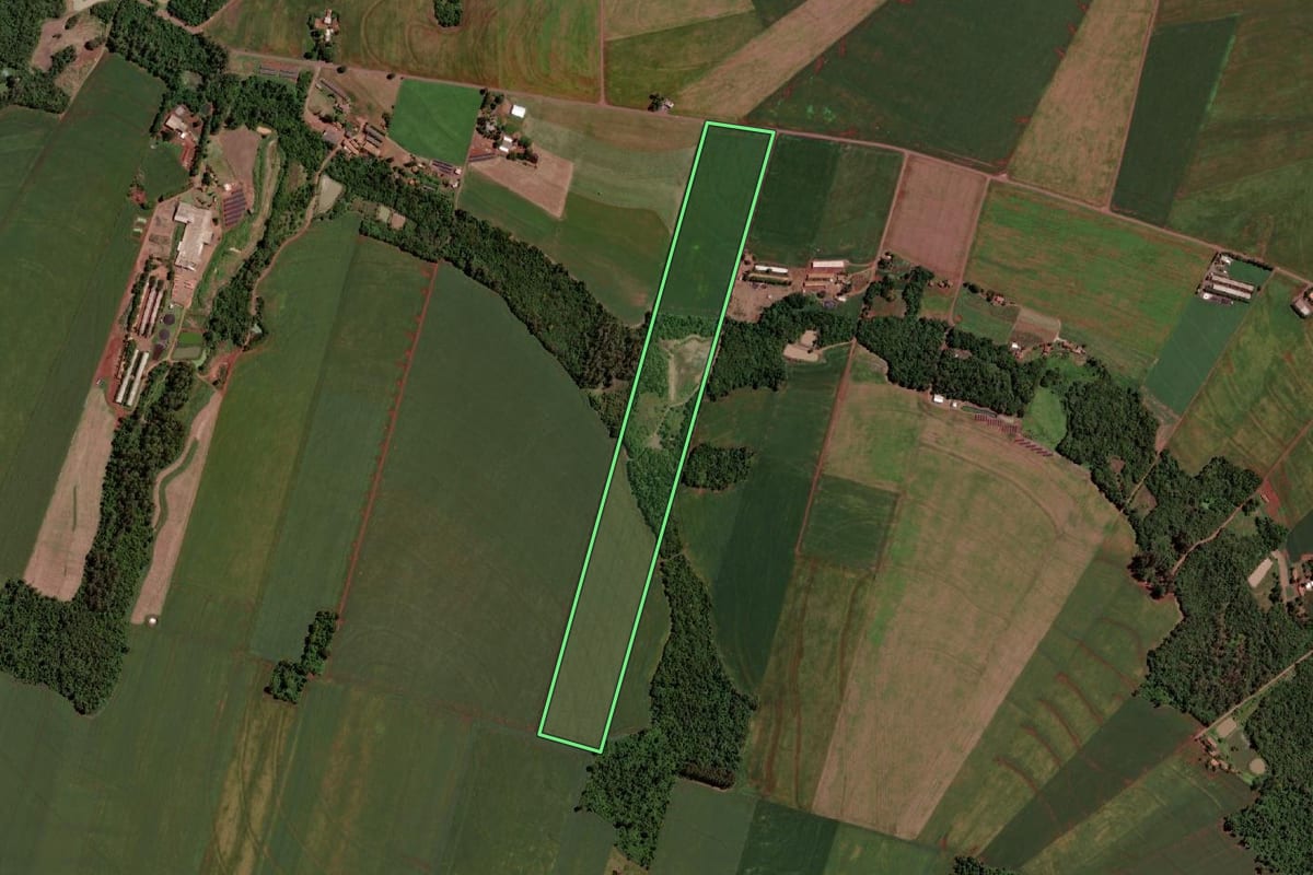 Imagem de satélite do imóvel rural em Entre Rios do Oeste (PR), com o contorno declarado no CAR desenhado por cima.