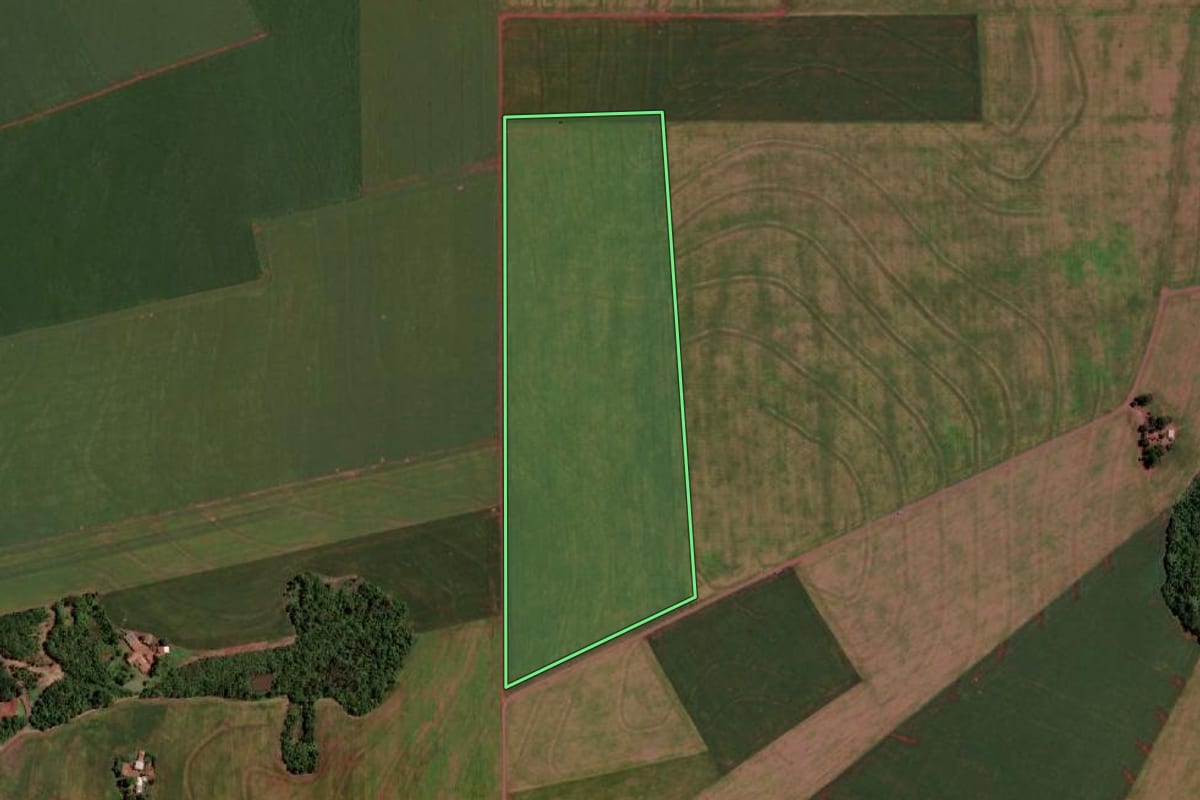 Imagem de satélite do imóvel rural em Entre Rios do Oeste (PR), com o contorno declarado no CAR desenhado por cima.