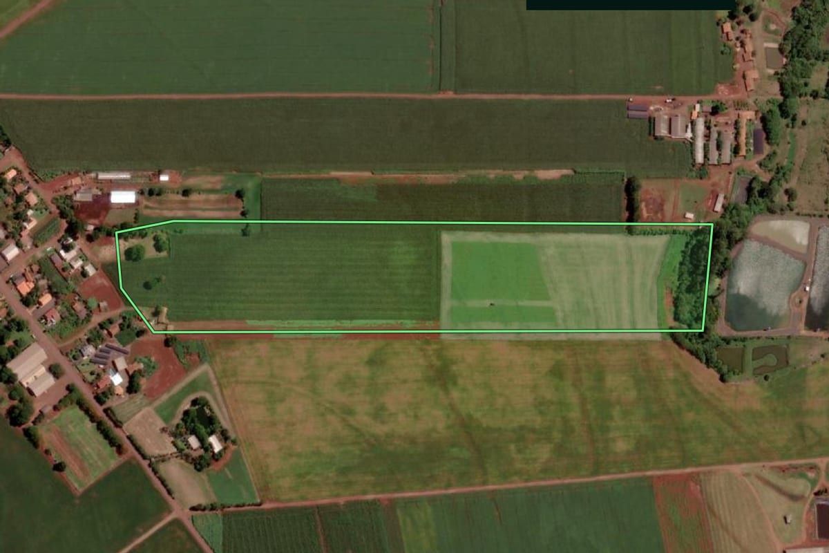 Imagem de satélite do imóvel rural em Entre Rios do Oeste (PR), com o contorno declarado no CAR desenhado por cima.