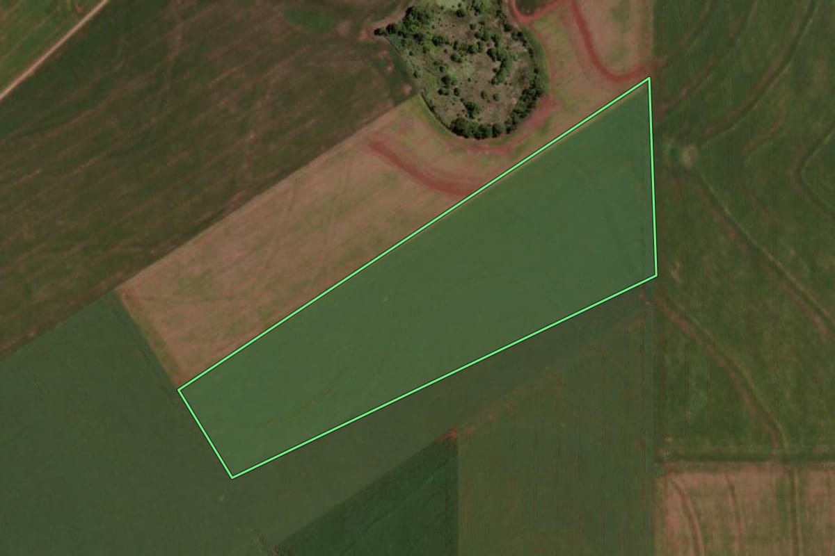 Imagem de satélite do imóvel rural em Entre Rios do Oeste (PR), com o contorno declarado no CAR desenhado por cima.