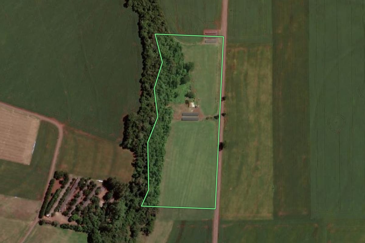 Imagem de satélite do imóvel rural em Entre Rios do Oeste (PR), com o contorno declarado no CAR desenhado por cima.