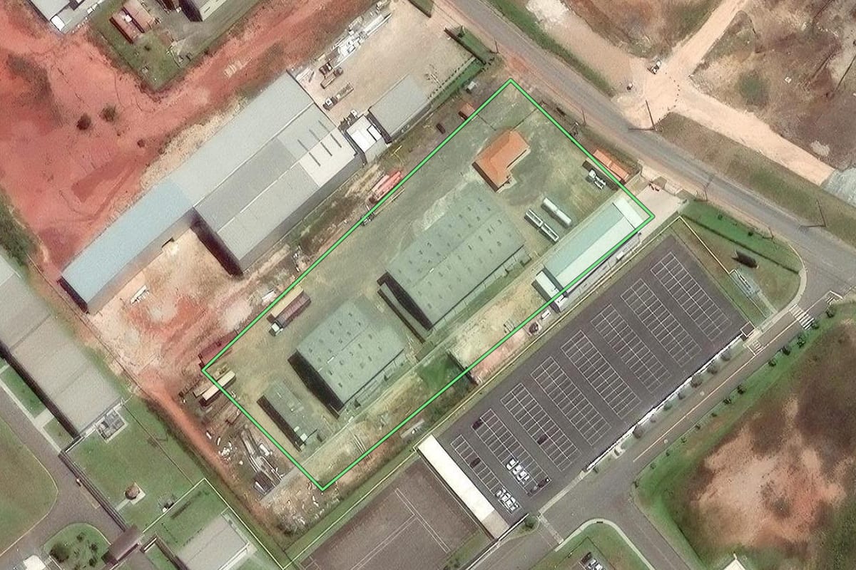 Imagem de satélite do imóvel rural em Fazenda Rio Grande (PR), com o contorno declarado no CAR desenhado por cima.
