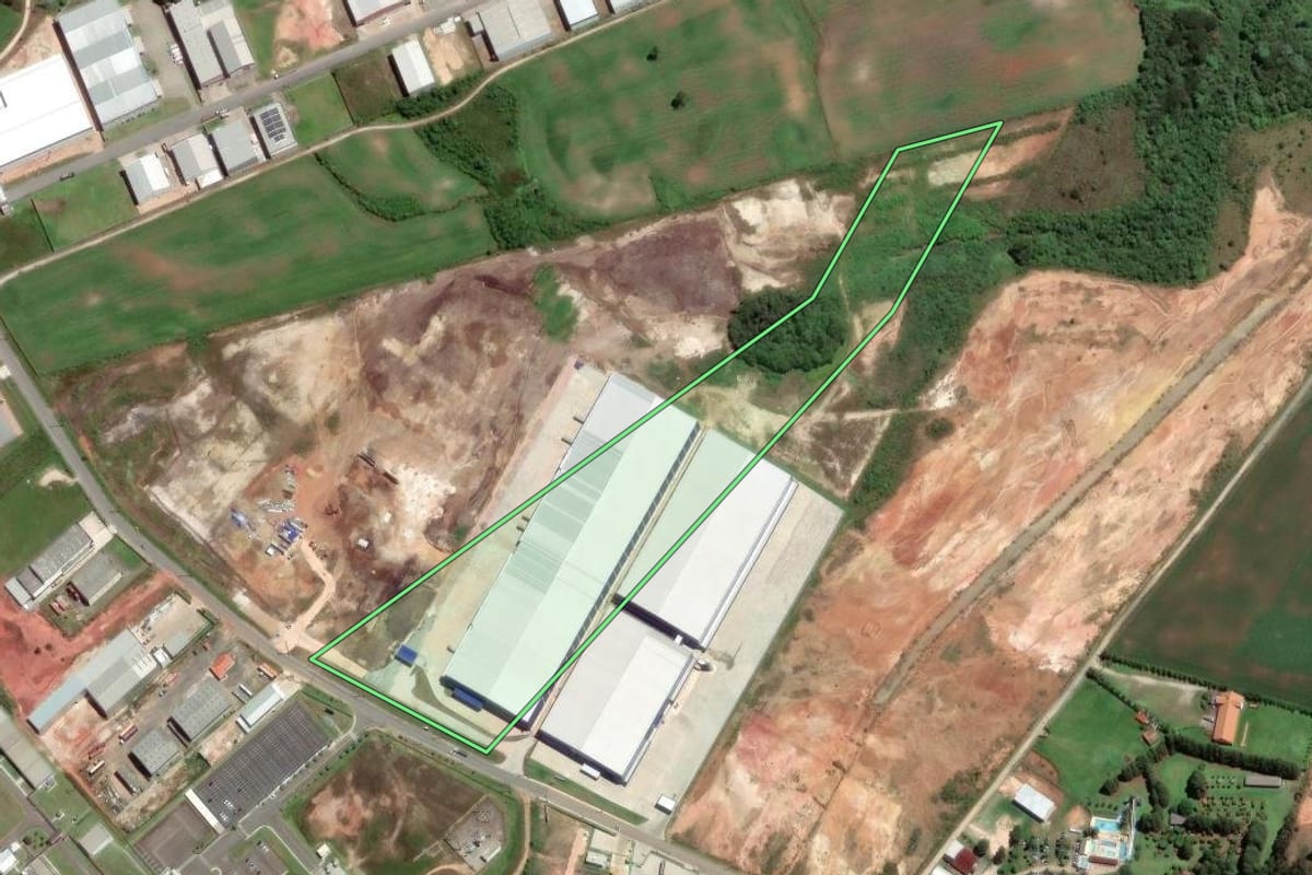 Imagem de satélite do imóvel rural em Fazenda Rio Grande (PR), com o contorno declarado no CAR desenhado por cima.