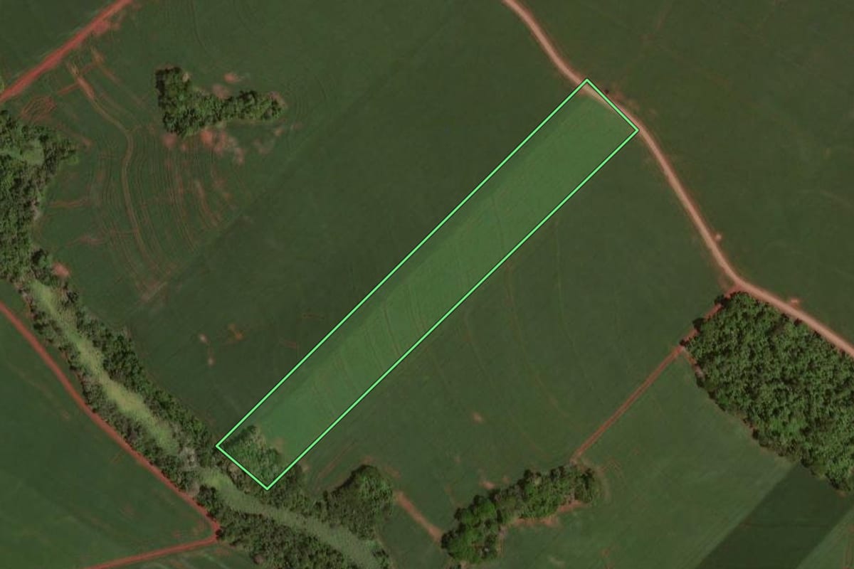 Imagem de satélite do imóvel rural em Formosa do Oeste (PR), com o contorno declarado no CAR desenhado por cima.
