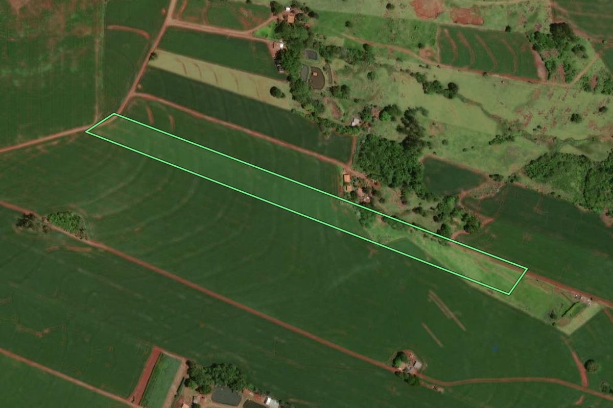 Imagem de satélite do imóvel rural em Formosa do Oeste (PR), com o contorno declarado no CAR desenhado por cima.